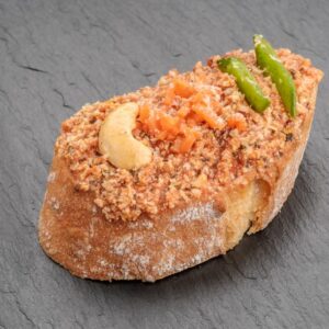 Hnuta’s Gourmet Mix vegan Tofubolognese - Brötchen Catering