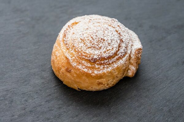 Hnuta’s Jour Plunder Vanille-Mandelschnecke - Brötchen Catering Hnuta’s Jour Plunder Vanille-Mandelschnecke - Brötchen Catering