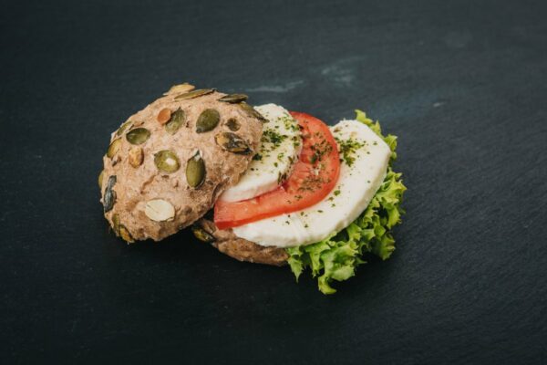 Hnuta’s Jour Gebäck Mozzarella - Brötchen Catering