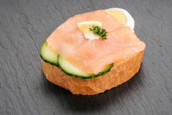 Hnuta's Klassiker Mix Lachs - Brötchen Catering