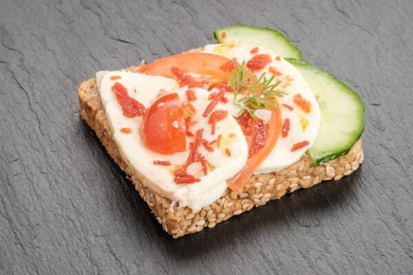 Hnuta’s Vollkorn Mozzarella - Brötchen Catering