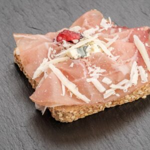 Hnuta’s Vollkorn Prosciutto - Brötchen Catering