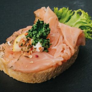 Hnuta’s Canapes Mix Lachs - Brötchen Catering