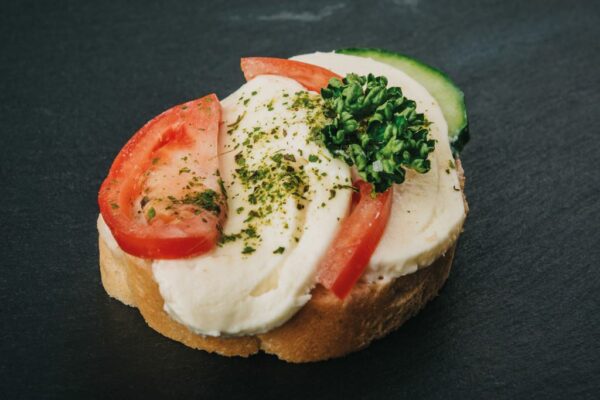 Hnuta’s Canapes Mix Mozzarella - Brötchen Catering Hnuta’s Canapes Mix Mozzarella - Brötchen Catering