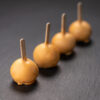 Hnuta’s glasierte Petit Fours Mix Marillenlollies