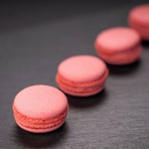 Hnuta’s Makronen Himbeere - Brötchen Catering