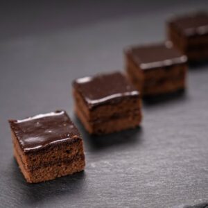 Hnuta’s süßer Wiener Mix Sacherschnitte